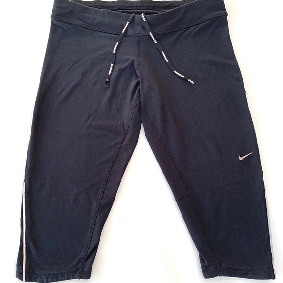 Lovely Nike dri fit cropped sculpt leggings new with tags UK S GK002